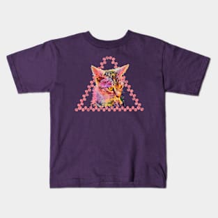 Yellow-eyed cat in a triangle Kids T-Shirt